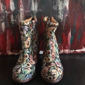 Jeffery Campbell The Rumble Shoe in Black Floral